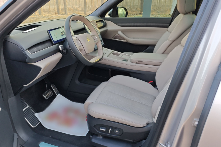 蔚来ES8 2023款 75kWh中控内饰7001