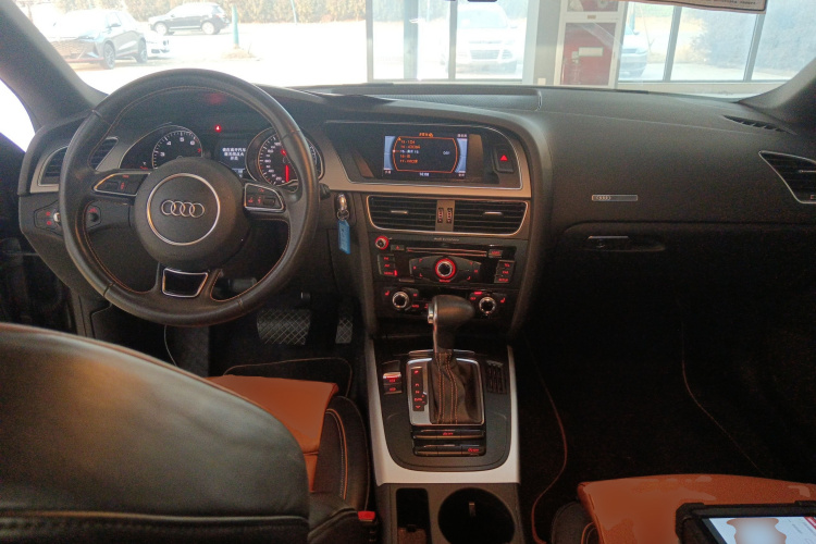 奥迪A5 2014款 Coupe 45 TFSI风尚版中控内饰7002