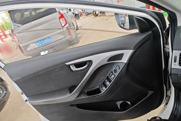 现代 朗动 2015款 1.6L 自动领先型中控内饰7007