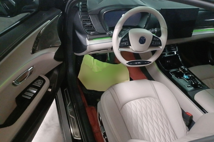 比亚迪 汉 2025款 EV 智驾版 506KM尊贵型中控内饰20