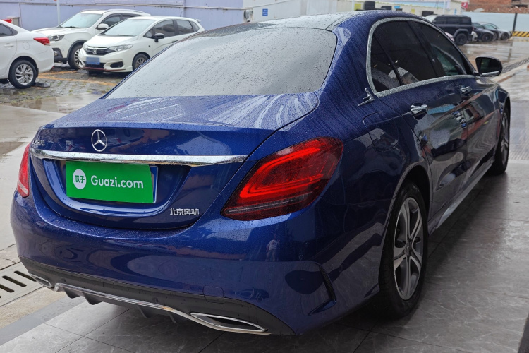 奔驰C级 2020款 改款 C 260 L 运动版车身外观7