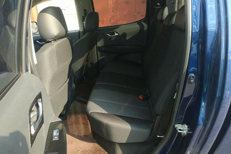 五十铃 铃拓 2020款 2.5T两驱手动领航版 国VI 加长版JE4D25Q6A中控内饰7004