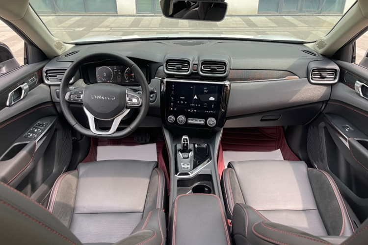 领克02 2021款 1.5TD DCT两驱劲 冠军版中控内饰7008