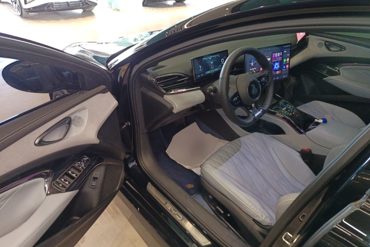 比亚迪 海豹 2022款 700km 长续航后驱版中控内饰7003