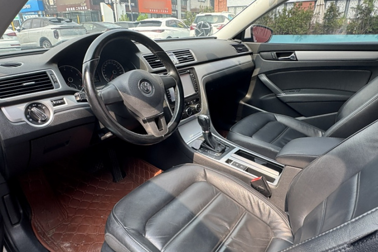 大众 帕萨特 2014款 1.8TSI DSG尊荣版中控内饰7003