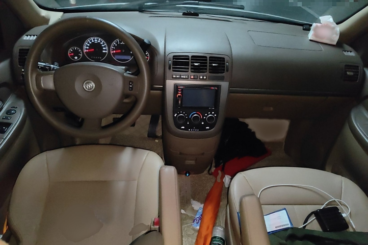 别克GL8 2011款 2.4L CT舒适版中控内饰7002