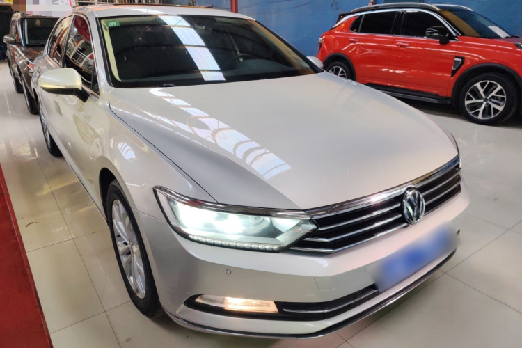 大众 迈腾 2017款 330TSI DSG 豪华型车身外观3