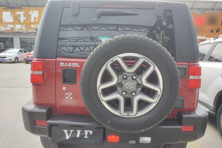 北京BJ40 2016款 40L 2.3T 自动四驱尊享版车身外观6