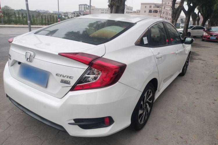 本田 思域 2016款 220TURBO CVT豪华版车身外观7