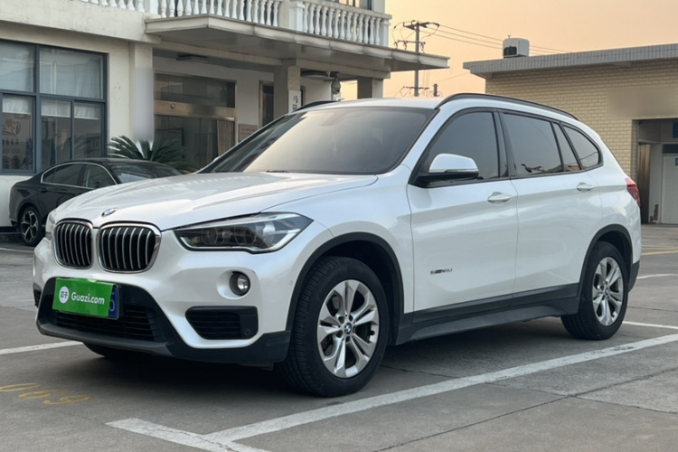 宝马X1 2016款 sDrive18Li 尊享型车身外观1