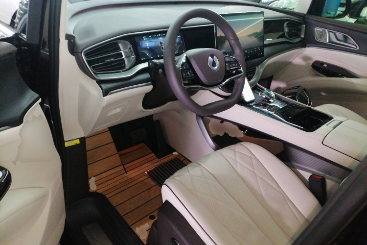 腾势D9 2024款 DM-i 980 四驱尊荣型中控内饰13