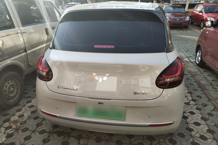 五菱汽车 五菱缤果 2023款 203km 轻享款车身外观6