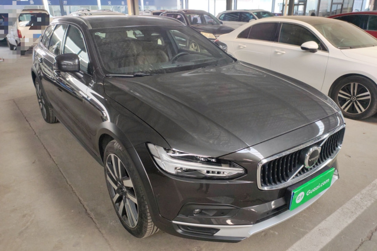 沃尔沃V90 2024款 Cross Country B5 AWD 智尊版车身外观3