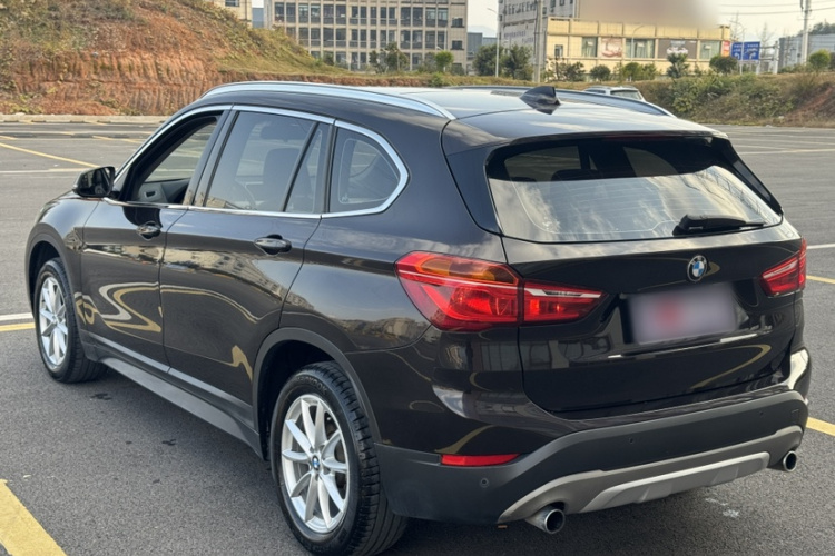 宝马X1 2018款 sDrive18Li 时尚型车身外观6002