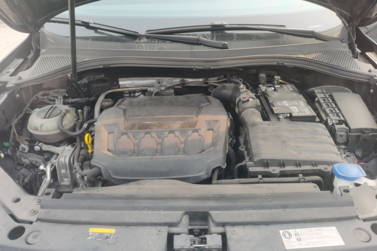 大众 途观L 2024款 330TSI 自动两驱智享版机舱底盘24