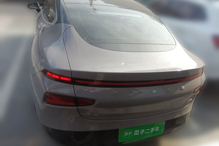 小鹏P7 2024款 P7i 550 Pro车身外观6