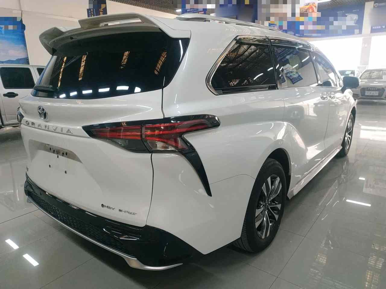 丰田 格瑞维亚 2024款 2.5L混动 尊贵PLUS四驱版(4)