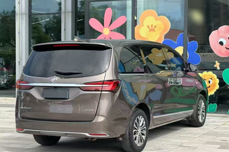 别克GL8 2022款 陆上公务舱 652T 豪华型车身外观7