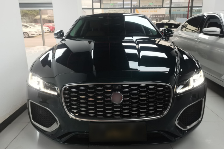 捷豹XFL 2022款 XFL 2.0T P250 两驱尊享豪华版车身外观2