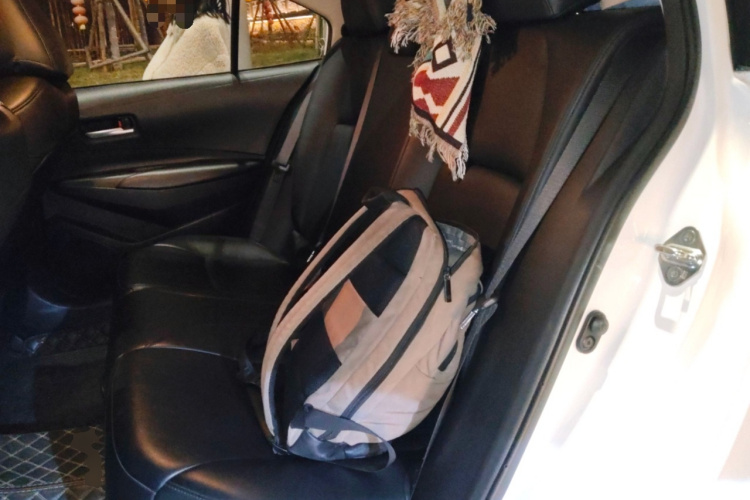 丰田 卡罗拉 2019款 1.2T S-CVT GL先锋版中控内饰21