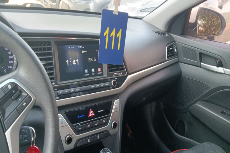 现代 领动 2016款 1.6L 自动智炫·精英型中控内饰12