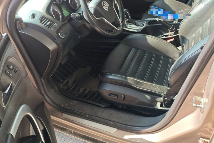 别克 君威 2014款 1.6T 时尚技术型中控内饰19