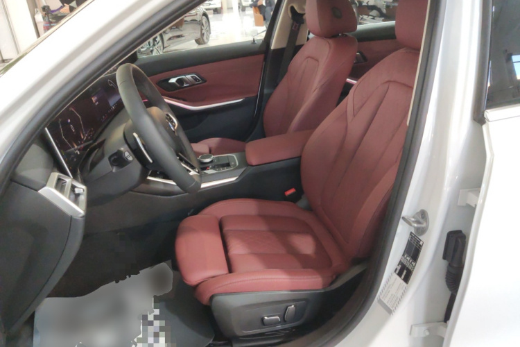 宝马3系 2025款 325Li M运动套装中控内饰19