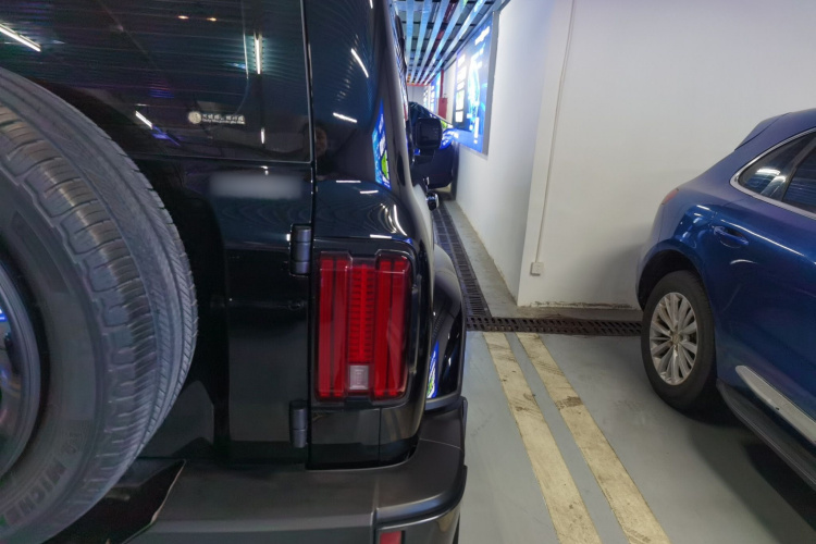 坦克300 2023款 城市版 2.0T 很有型车身外观9