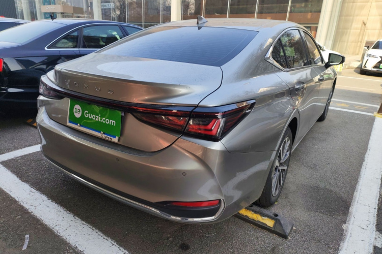 雷克萨斯ES 2025款 200 臻享版车身外观7