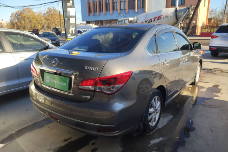 日产 轩逸 2018款 经典 1.6XE+ CVT领先版车身外观7