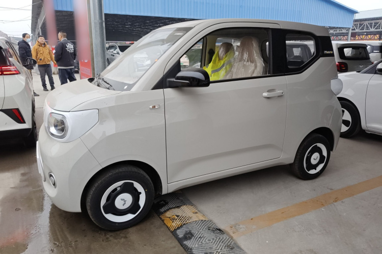 五菱汽车 宏光MINIEV 2024款 第三代 215km 青春版车身外观4