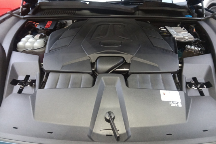 保时捷 2024款 Cayenne 3.0T机舱底盘24