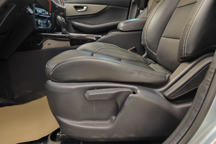 东风风光 风光S560 2018款 1.8L CVT尊贵型中控内饰7012