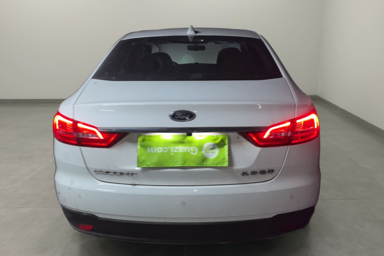 福特 福睿斯 2019款 改款 1.5L 自动悦享型 国VI车身外观6