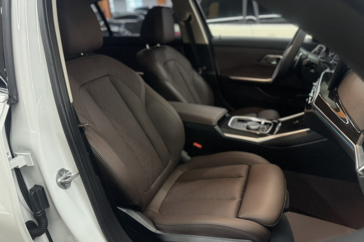 宝马3系 2024款 325Li M运动套装局部细节41