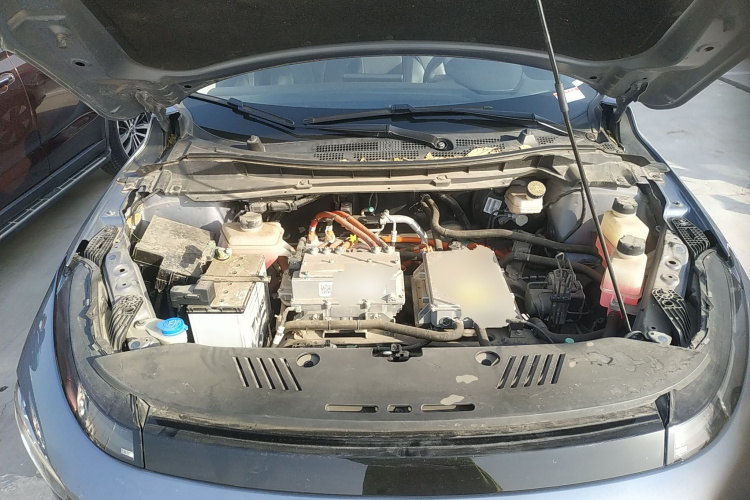 小鹏G3 2022款 G3i 520G+机舱底盘24