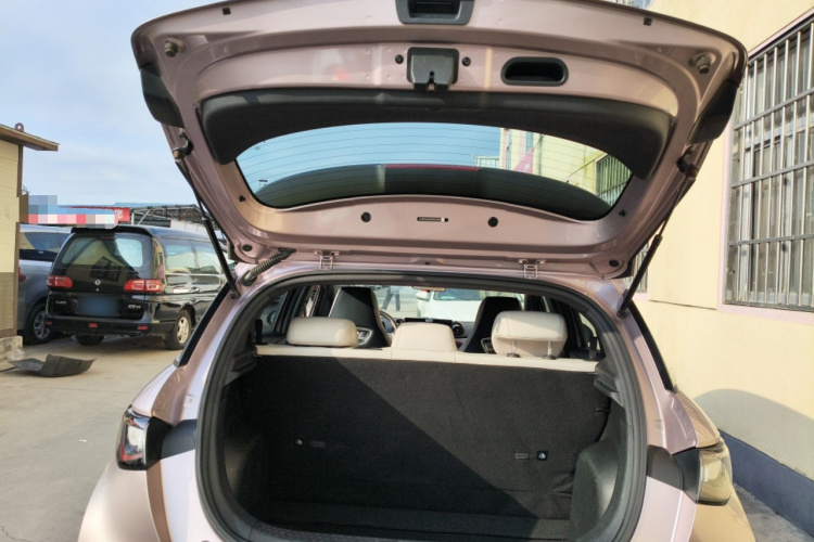 比亚迪 海豚 2021款 405km 时尚版机舱底盘23