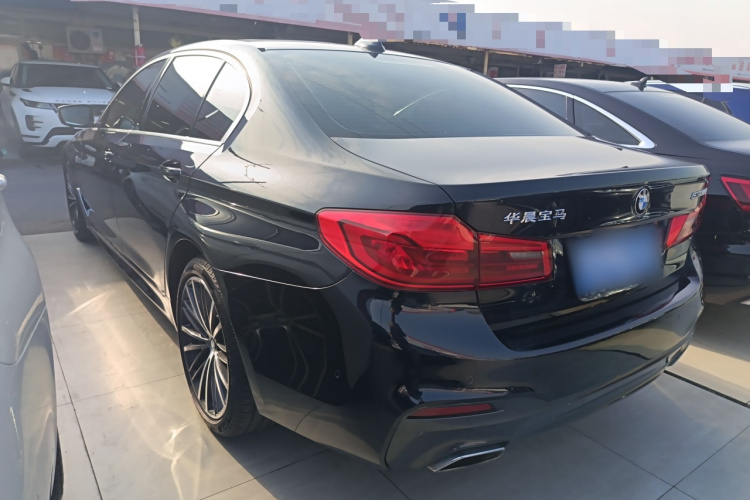 宝马5系 2020款 530Li 尊享型 M运动套装车身外观4