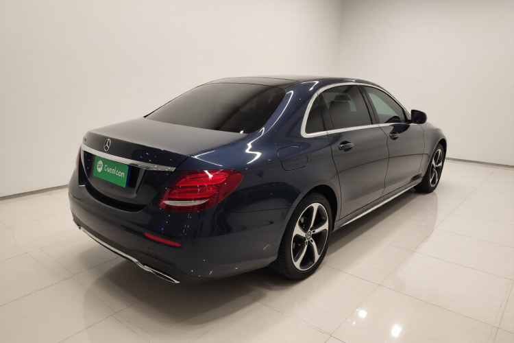 奔驰E级 2018款 改款 E 300 L 运动豪华型车身外观7