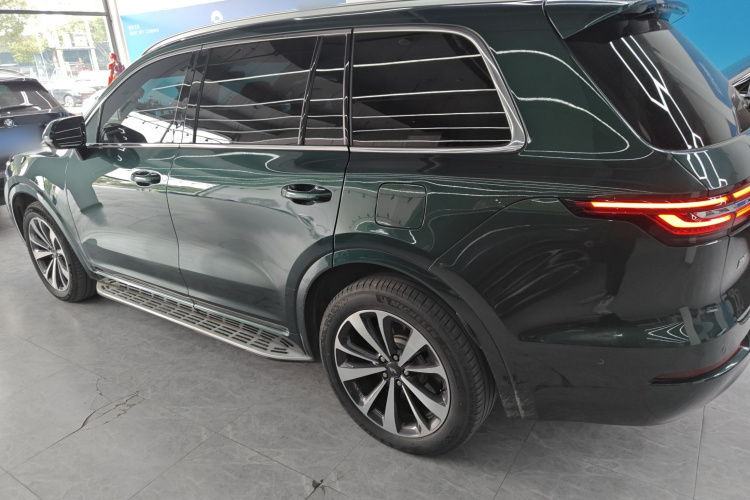 理想汽车 理想ONE 2021款 增程6座版车身外观4