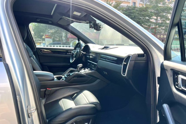 保时捷 2018款 Cayenne 3.0T中控内饰7001