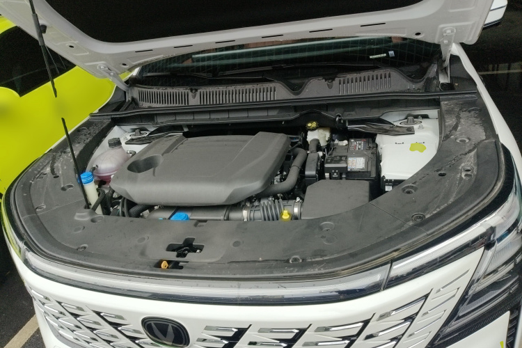 长安CS75 PLUS 2025款 第四代 UItra 2.0T 新蓝鲸 智慧劲擎型机舱底盘24