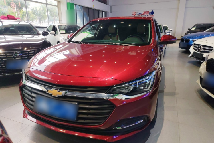 雪佛兰 科鲁泽 2022款 320 自动悦享天窗版车身外观2