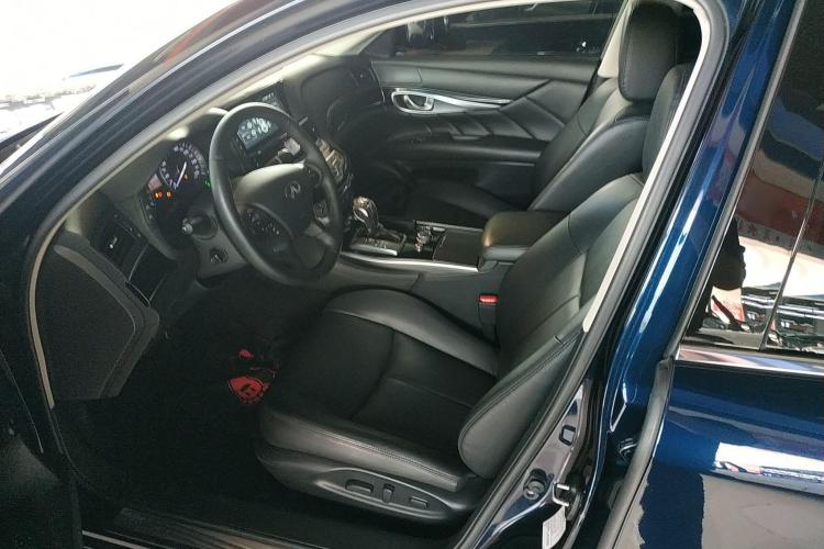 英菲尼迪Q70 2017款 Q70L 2.5L 精英版局部细节19