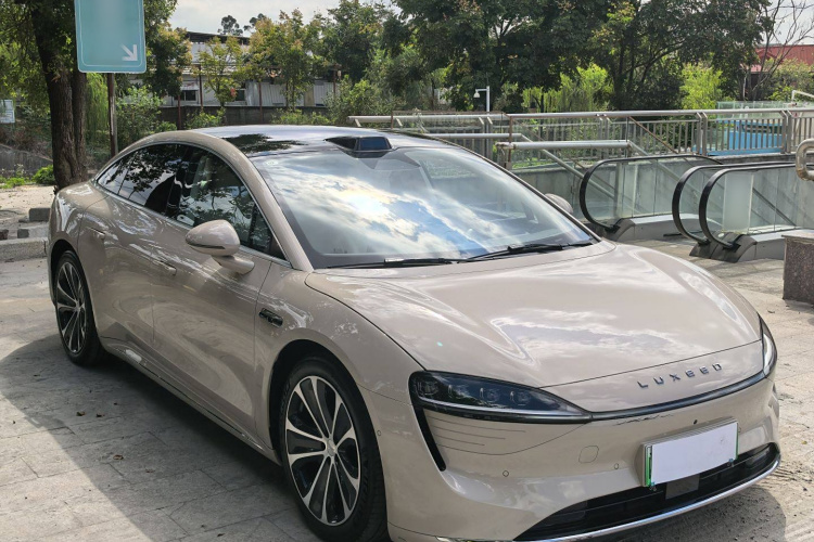 鸿蒙智行 智界S7 2025款 855km Max车身外观6003