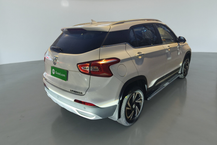 宝骏510 2017款 1.5L 手动豪华型车身外观7