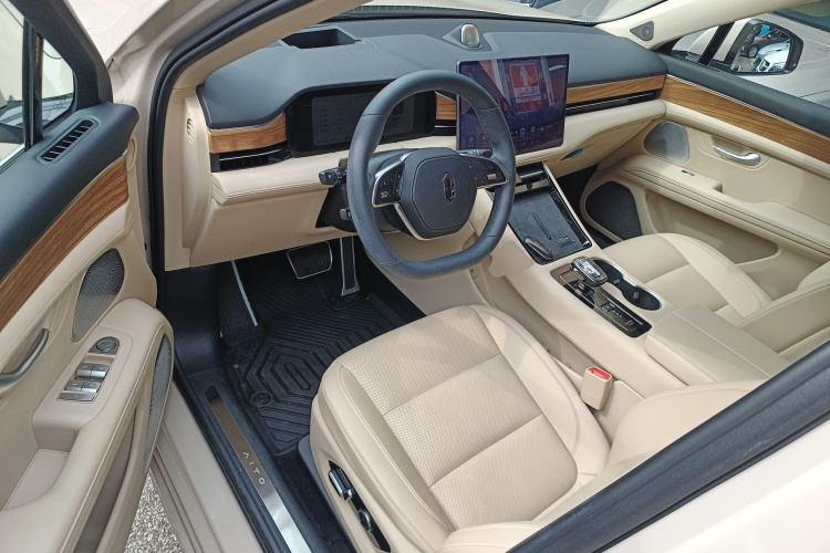 鸿蒙智行 问界M5 2023款 增程四驱智驾版中控内饰20