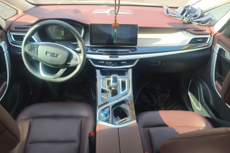 吉利汽车 嘉际新能源 2022款 1.5TD PHEV 白金舒适型中控内饰12