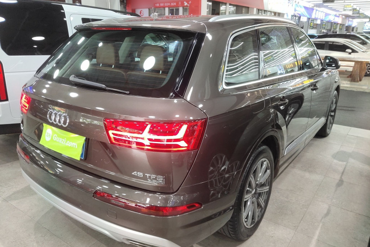 奥迪Q7 2016款 45 TFSI 技术型车身外观7