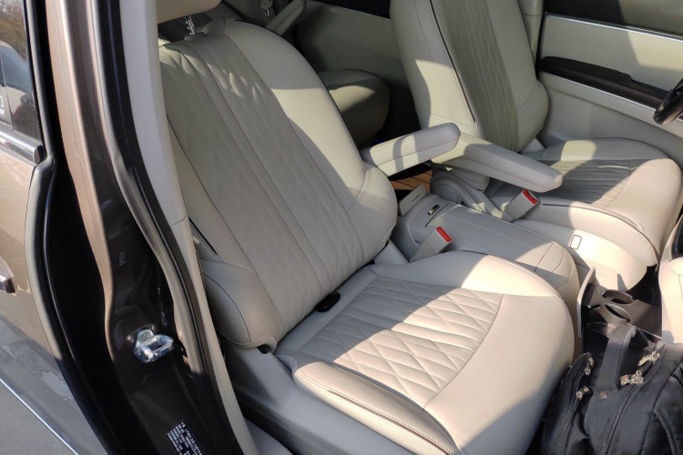 别克GL8 2022款 陆上公务舱 652T 豪华型局部细节41